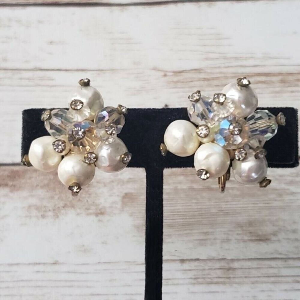 Vintage Vendome Clip On Earrings - Clear & Cream Cluster